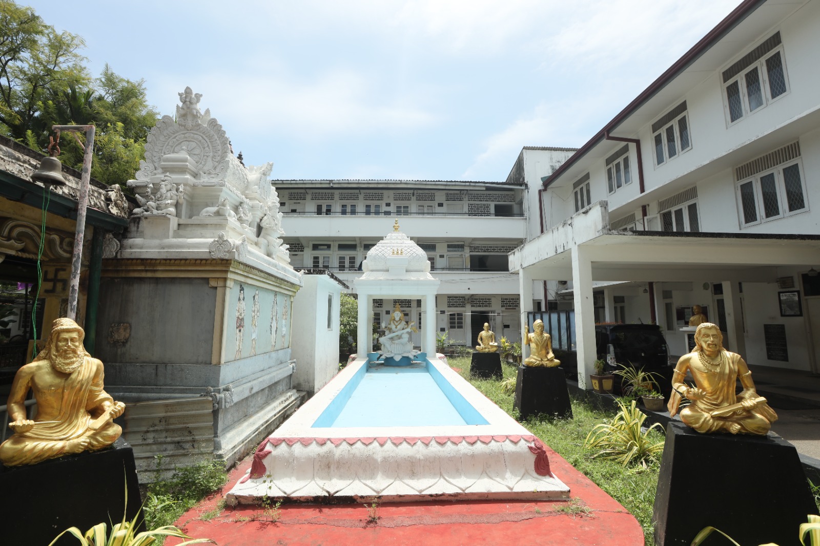 Hindu College Campus